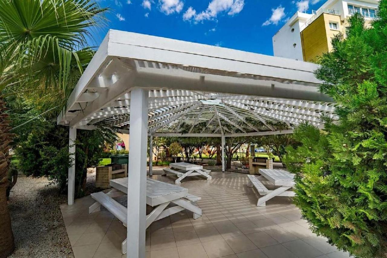 Tiberius Pool Apartments In Caesar Resort & Spa Trikomo Екстериор снимка